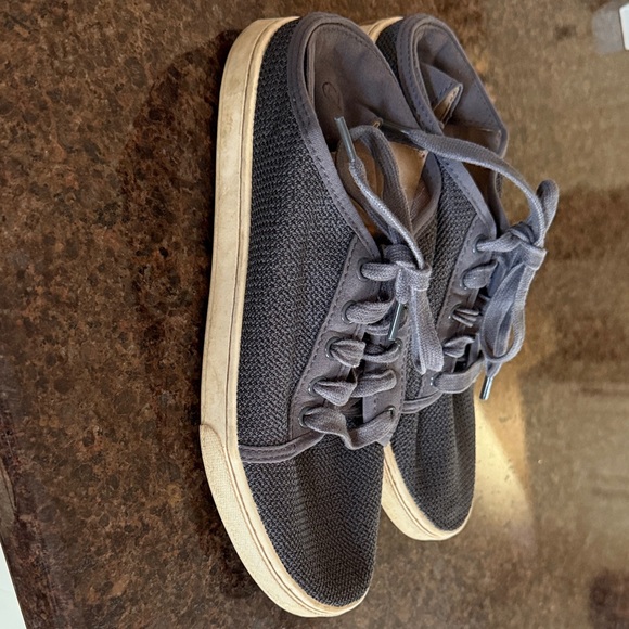 OluKai convertible women’s sneaker/slide. Grey size 6.5. Great condition - Picture 1 of 4